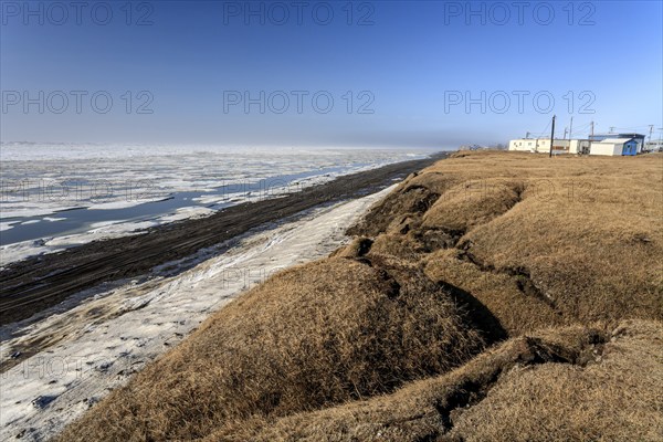 Thawing permafrost on the Arctic coast, climate change, pack ice, Barrow, Beaufort Sea, Alaska, USA, North America