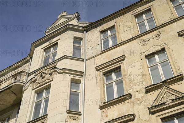 Vacant residential building on the corner of Stubenrauchstraße and Odenwaldstraße, Friedenau, Berlin, Germany, Europe