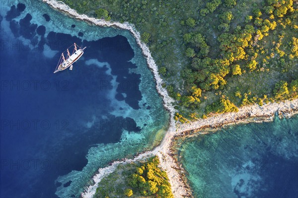 Bay with sailing boat, Pakleni or Paklinski Islands off the island of Hvar, Dalmatia, Croatia, Europe