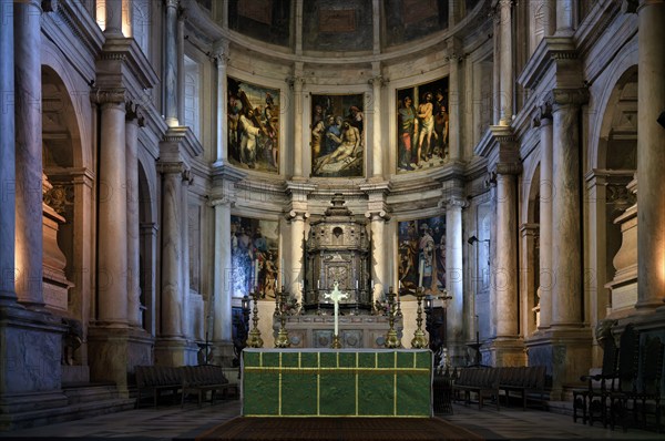 Interior view, choir, altar, monastery church Igreja Santa Maria de Belém, Hieronymites monastery Mosteiro dos Jerónimos, also Mosteiro de Belém, Belém, Lisbon, Portugal, Europe