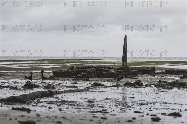 Graves near the settlement of Togoru flooded by rising sea levels, 07.05.2024. Bärbock is travelling to Australia, New Zealand and Fiji for political talks / Photographed on behalf of the Federal Foreign Office