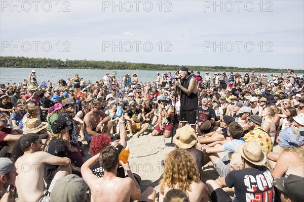 Matthias Engst, singer of the band Engst on the beach in front of the Becks Beach Stage at the Highfield Festival on Saturday, Störmthaler See, 17/08/2024