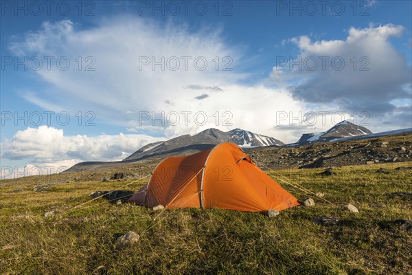 Tent in mountain landscape, Sarek National Park, World Heritage Laponia, Norrbotten, Lapland, Sweden, Sweden, Scandinavia, Europe