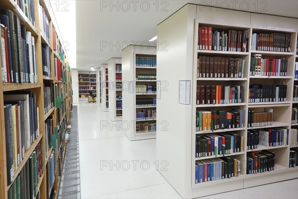 Shelves with books in the Berlin State Library in the Unter den Linden building The basic refurbishment by the Federal Office for Building and Regional Planning has now been completed, 01.11.2019