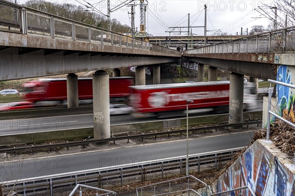 Railway bridges at the Duisburg-Kaiserberg motorway junction, complete reconstruction and new construction of the A3 and A40 junction, all bridges, ramps, carriageways are being renewed and partly widened, 8-year construction period, railway bridges running there are also being renewed, North Rhine-Westphalia, Germany, Europe