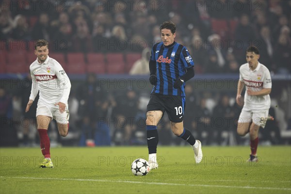 Football match, Nicolo' ZANIOLO Atalanta Bergamo 10 on his way to score the 0:2 for Atalanta Bergamo, Stuttgart Arena, Stuttgart, Germany, Europe