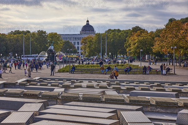 Water cascades, Neptune Fountain and Berlin Cathedral, Panoramastrasse, Berlin, capital city, independent city, federal state of Berlin, Germany, Europe