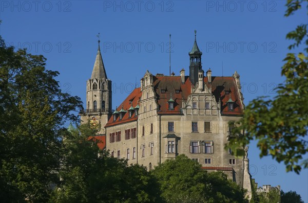 Hohenzollern Castle Sigmaringen, former princely residence and administrative centre of the Princes of Hohenzollern-Sigmaringen, city castle, architecture, historical building, eastern view, blue sky, Sigmaringen, Upper Swabia, Baden-Württemberg, Germany, Europe