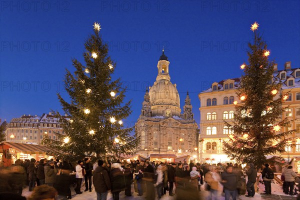 Christmas market on the Neumarkt