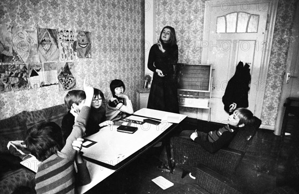 Private tutoring for children with learning difficulties in an afternoon school on 3.02.1975 in Bottrop, Germany, Europe