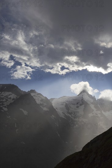 Grossglockner, Großglockner (3798 m), highest mountain in Austria in the Hohe Tauern National Park, Carinthia, Kärnten