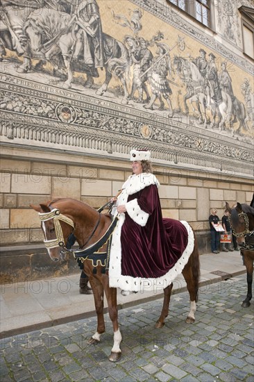 Living procession of princes at the Fürstenzug in Dresden