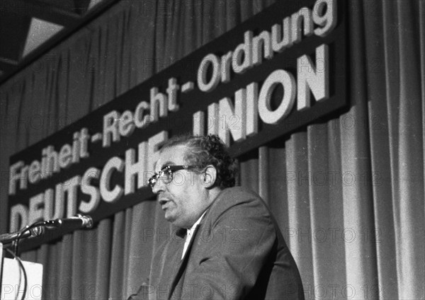 The attempt to found a new right-wing party, here the founding party conference of the German Union (DU) on 12.6.1971 in Düsseldorf, failed due to the resistance of the CDU/CSU parliamentary group, Germany, Europe