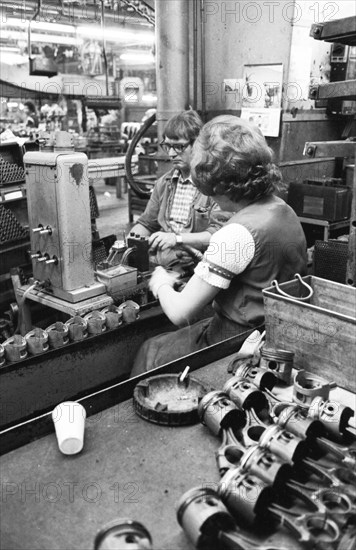 Production of engines, axles and other car manufacturing parts at the Opel plant in Bochum, Germany, 08.07.1975, Europe