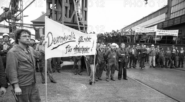 Warning strike at Thyssen by IG Metall to preserve co-determination on 30.07.1980 in Oberhausen, Germany, Europe