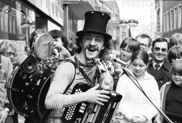 Artists from France performed at a street festival on 09.05.1980 in Dortmund-Hoerde, Germany, as part of the Foreign Culture Days France, Europe