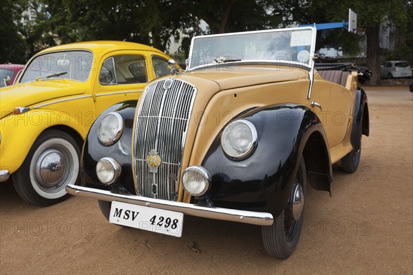 CHENNAI, INDIA, JULY 24: Retro vintage car on Heritage Car Rally 2011 of Madras Heritage Motoring Club at Egmore on July 24, 2011 in Chennai, India, Asia