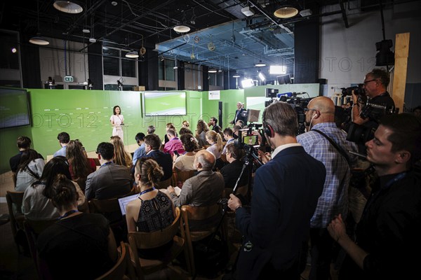 Annalena Baerbock (Buendnis 90 Die Gruenen), Bundesaussenministerin, aufgenommen im Rahmen der Pressekonferenz im deutschen Pavilion auf der COP28 Dubai, 08.12.2023