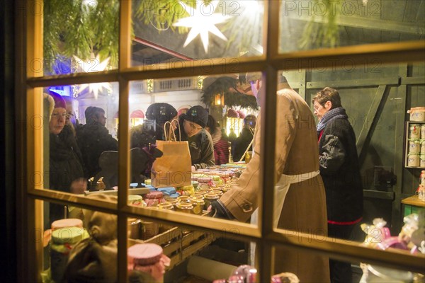 (Copyright © Sylvio Dittrich +49 1772156417) Christmas market on the Neumarkt at the Frauenkirche in Dresden