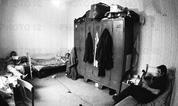 The rent profiteering with guest workers in the district according to a tried and tested pattern, equipping a 3-room flat with approx. 9 beds and a bed rent of 100 DM, here on 13.9.1974 in Duisburg, Germany, Europe