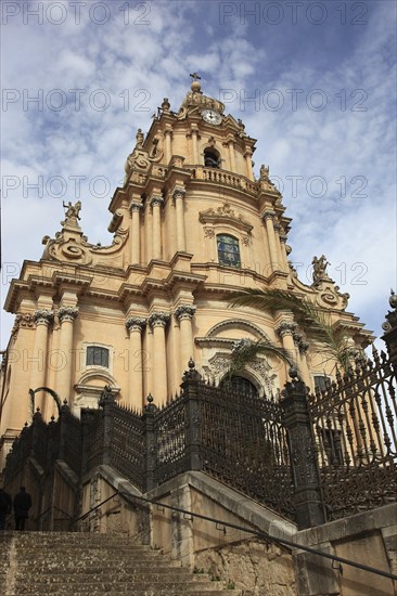 Old Town of Ragusa, the Collegiate Church of San Giorgio or Cathedral of Saint George in the late Baroque district of Ragusa Ibla, Unesco World Heritage Site, Sicily, Italy, Europe