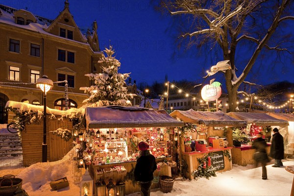 The Christmas market in the old village centre in Dresden Loschwitz, is organised annually by the Elbhangfestverein in traditional form, based on models by Ludwig Richter