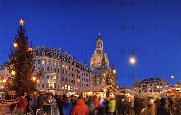 Christmas market on the Neumarkt at the Church of Our Lady in Dresden