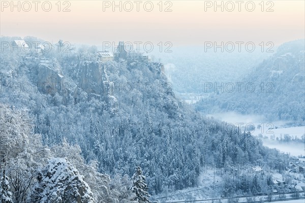 Winter Danube Valley, Werenwag Castle, snow, winter, dawn, Hausen i.T., Danube Valley, Upper Danube nature park Park, Baden-Württemberg, Germany, Europe