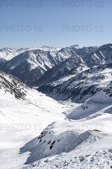 Peaks and mountains in winter, Sellraintal, Stubai Alps, Kühtai, Tyrol, Austria, Europe