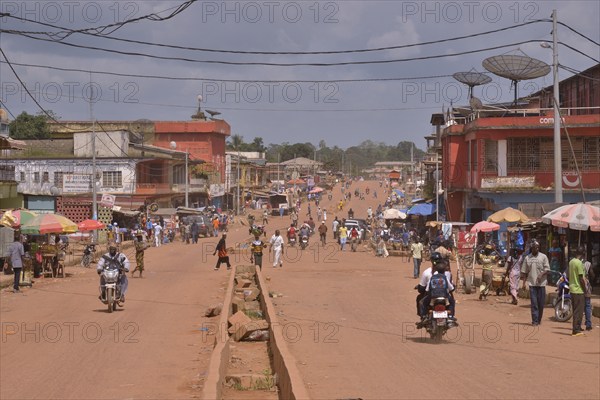 Street scene, Koidu, Koidu-Sefadu, Kono District, Eastern Province, Sierra Leone, Africa