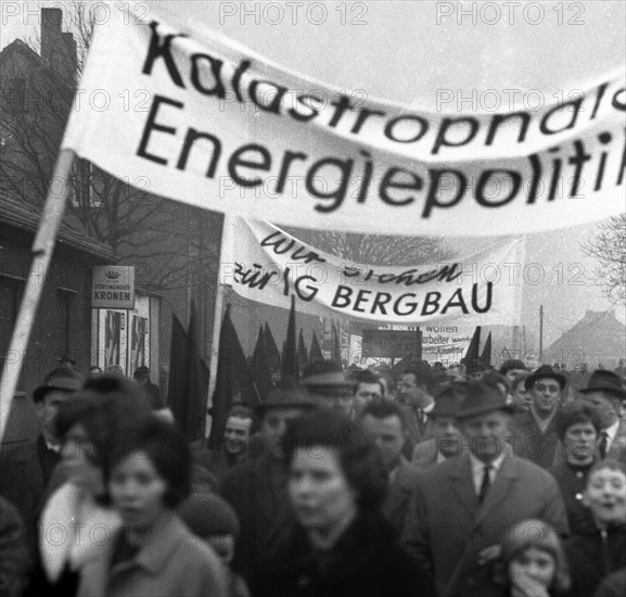 With black flags, miners of the Bismarck colliery and their relatives demonstrated against the closure of their colliery on 19 February 1966, Germany, Europe