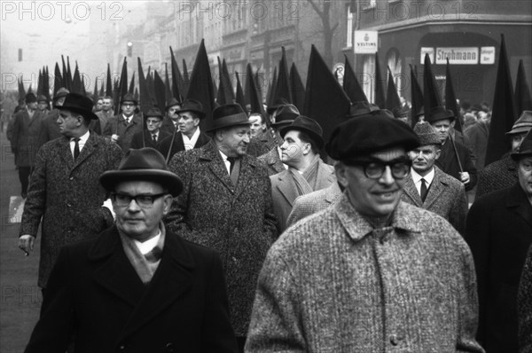 With black flags, miners of the Bismarck colliery and their relatives demonstrated against the closure of their colliery on 19 February 1966, Germany, Europe