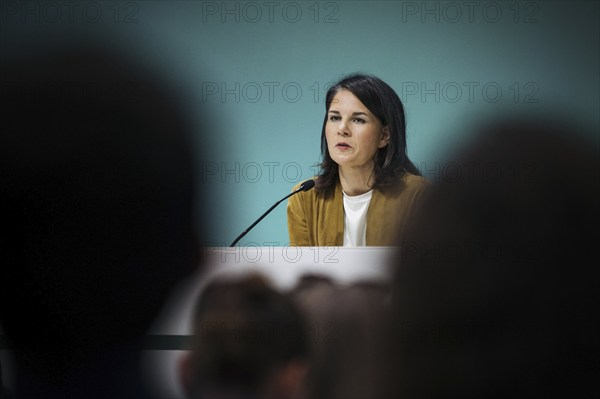 Annalena Baerbock (Buendnis 90 Die Gruenen), Bundesaussenministerin, aufgenommen im Rahmen einer Pressekonferenz auf bei der COP 28 in Dubai, 10.12.2023