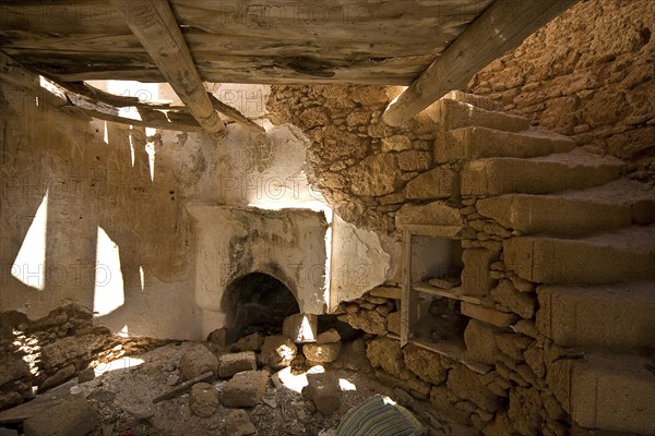 Rhodes Island, Lindos, Lindos is a town on the Greek island of Rhodes. Its landmark is the acropolis on a rock with huge archways from the 4th century and reliefs dating from around 280 BC. Windmill ruins