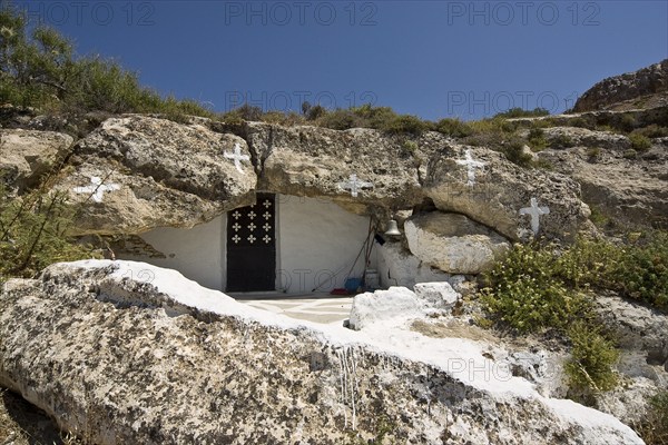 Rhodes Island, Lindos, Lindos is a town on the Greek island of Rhodes. Its landmark is the acropolis on a rock with huge archways from the 4th century and reliefs dating from around 280 BC