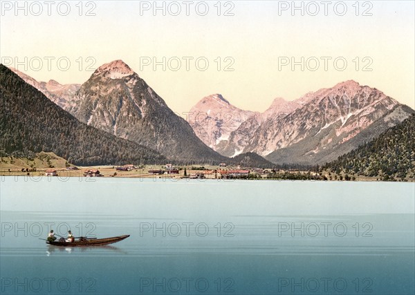 Der Achensee, Blick auf Pertisau, Tyrol, ehemals Österreich-Ungarn, heute Österreich, um 1890, Historic, digitally restored reproduction from a 19th century original, The lake Achensee, looking to Pertisau, Tyrol, former Austro-Hungary, today Austria, 1890, Historic, digitally restored reproduction from a 19th century original