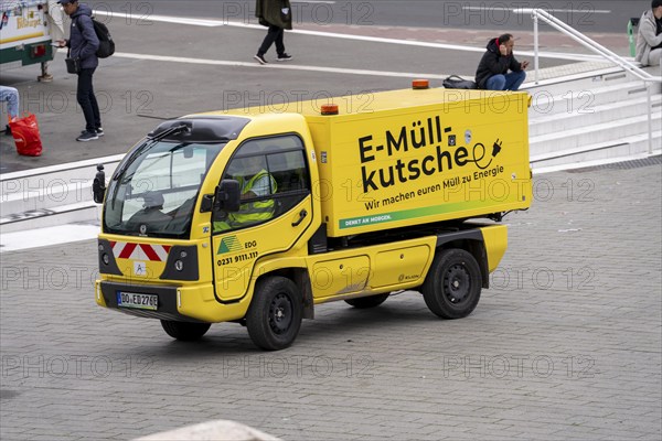 Small electrically powered lorry from Ensorgunsbetriebe Dortmund, EDG, for mobile waste disposal in the city centre, emptying waste bins, North Rhine-Westphalia, Germany, Europe