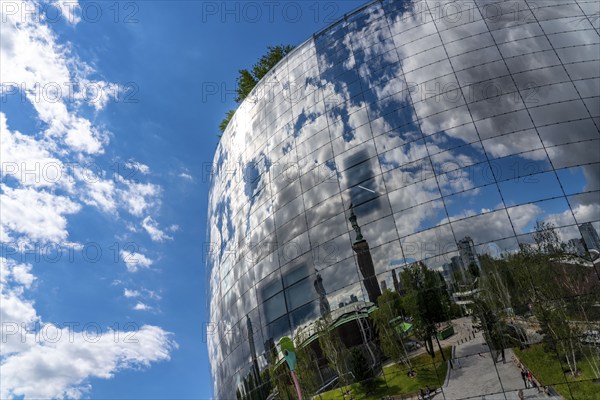 The Boijmans Van Beuningen depot in Rotterdam, show depot of the Boijmans Van Beuningen art museum, over 15, 000 exhibits that are not on display in the museum are presented here, exterior façade with 1664 curved reflective glass panes, birch forest on the roof, Netherlands