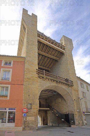 Porte d?'Orange, city gate, defence defence tower, shell tower, hollow, Carpentras, Vaucluse, Provence, France, Europe