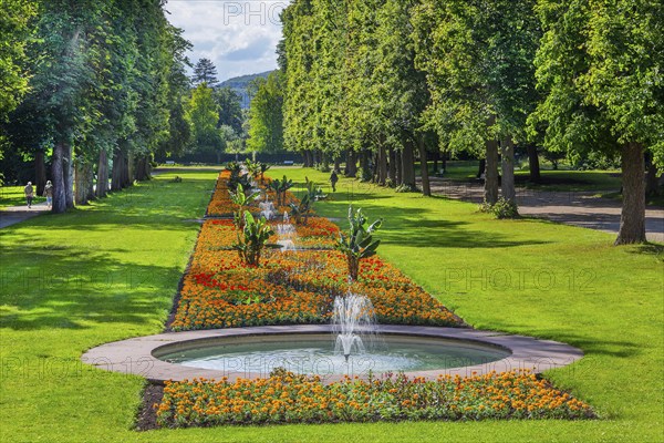 Fountain avenue in the spa gardens, spa town Bad Pyrmont, Lower Saxony state spa, Emmer, Emmertal, Weserbergland, Lower Saxony, Germany, Europe