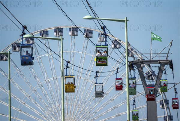 Rhine cable car, cabin above the Rhine, Ferris wheel at the zoo, Cologne, North Rhine-Westphalia, Germany, Europe