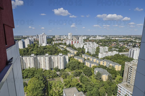 High-rise buildings, Fritz-Erler-Allee, Gropiusstadt, Neukölln, Berlin, Germany, Europe