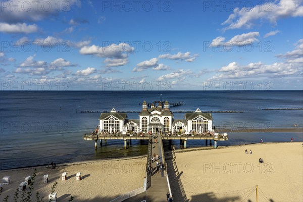 The Sellin pier, 394 metres long, with restaurant, jetty, beach chairs, island of Rügen, Mecklenburg-Western Pomerania, Germany, Europe