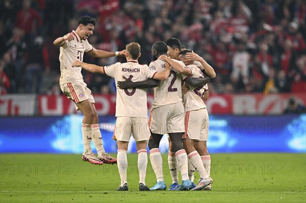 Goal celebration Aleksandar Pavlovic FC Bayern München FCB (45) Joshua Kimmich FC Bayern München FCB (06) Dayot Upamecano FC Bayern München FCB (02) Min-jae Kim FC Bayern München FCB (03) Raphael Guerreiro FC Bayern München FCB (22) Champions League, Allianz Arena, Munich, Bavaria, Germany, Europe