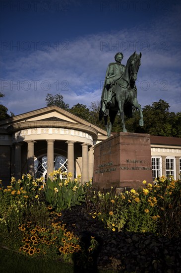 Equestrian statue of King Wilhelm I in front of Großer Kursaal, Königsplatz, Bad Cannstatt, Stuttgart, Baden-Württemberg, Germany, Europe