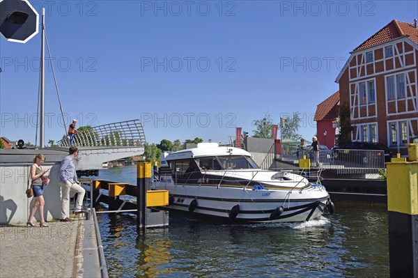 Europe, Germany, Mecklenburg-Western Pomerania, island town of Malchow, Lake Malchow, at the swing bridge, Malchow, Mecklenburg-Western Pomerania, Germany, Europe