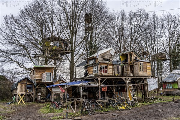 Camp of climate activists in the rest of the village of Lützerath, the last place to be excavated at the Garzweiler 2 open-cast lignite mine, North Rhine-Westphalia, Germany, Europe