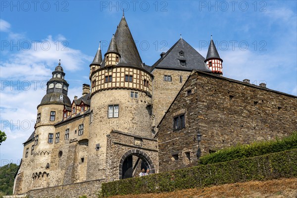 Bürresheim Castle, castle north-west of Mayen on a rocky spur in the Nettetal valley, Rhineland-Palatinate, Germany, Europe