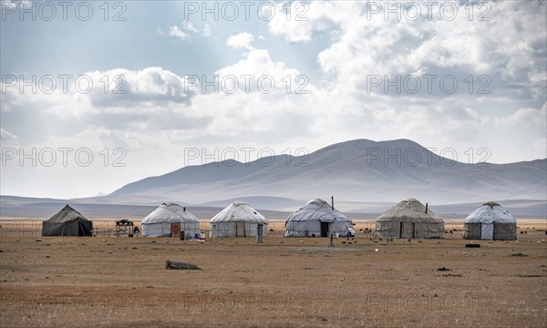 Yurts in the highlands, Song Kul mountain lake, Naryn region, Kyrgyzstan, Asia