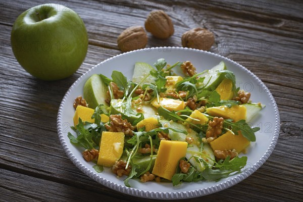 Arugula mango and apple salad healthy for heart